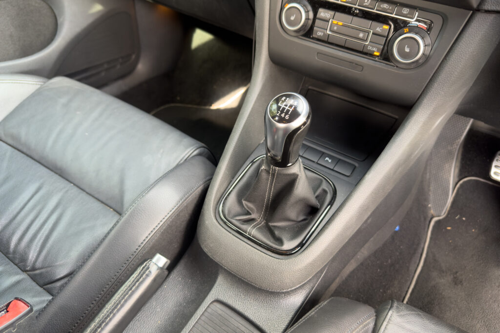 Car Image 18