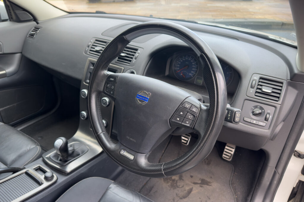 Car Image 16