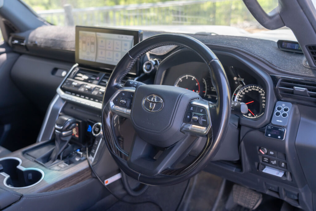 Car Image 16