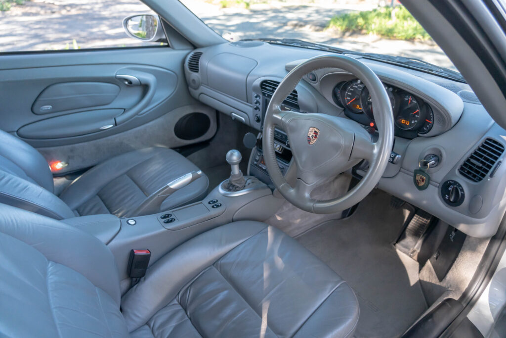 Car Image 16