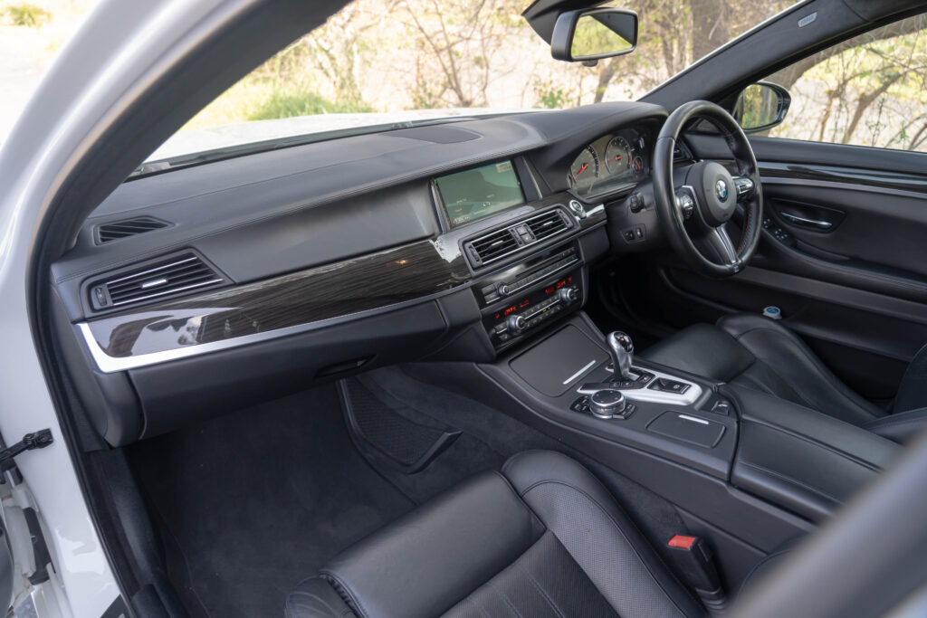 Car Image 17